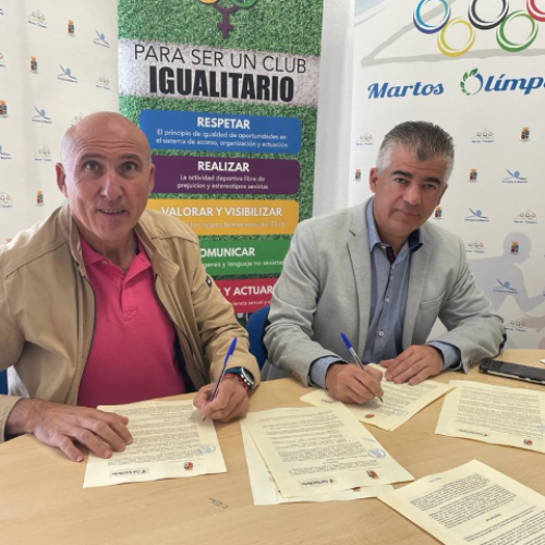 El Ayuntamiento firma un convenio para la canalización de una subvención nominativa al Club de Tenis Martos