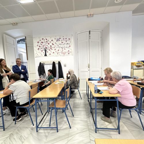 Más de cuatrocientas personas se matriculan en el Centro de Educación Permanente Federico García Lorca