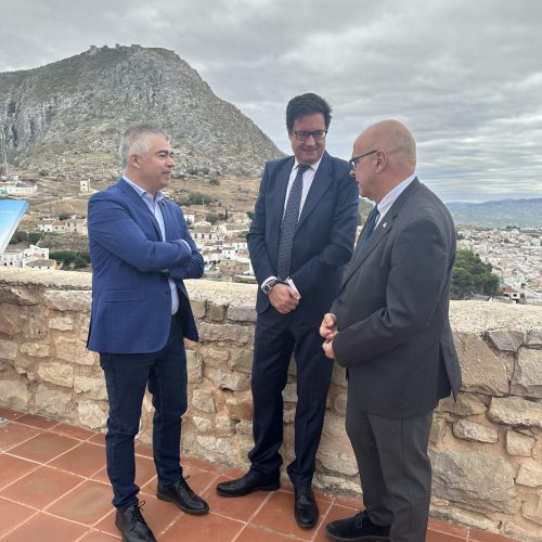 El ministro Óscar López visita el Ayuntamiento de Martos para conocer los proyectos de transformación digital