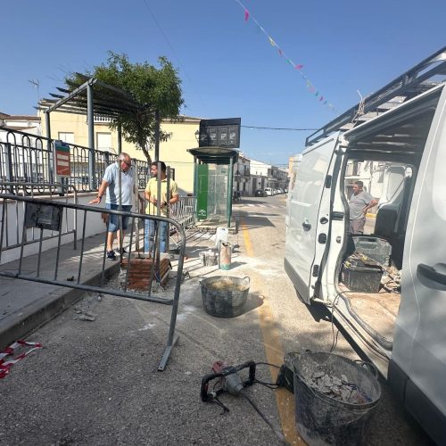 El Ayuntamiento atiende las demandas vecinales en Monte Lope con diversas actuaciones de mejora