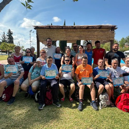 El Centro Ocupacional participa un año más en los cursos de verano de natación