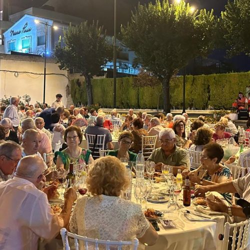 Cena en homenaje a los mayores