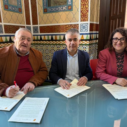 El Ayuntamiento renueva su  convenio con la Peña Flamenca