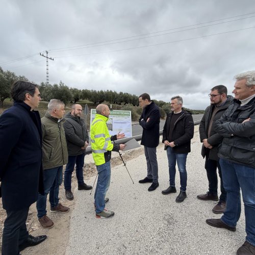 Diputación invierte casi un millón de euros en el refuerzo del firme de la JA-3305 de Martos a Fuensanta
