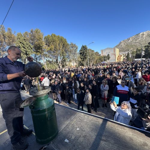 Martos se echa a la calle para celebrar la XLIV Fiesta de la Aceituna