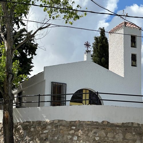 El Ayuntamiento ultima los preparativos de limpieza y mantenimiento en la Ermita de la Peña y su entorno