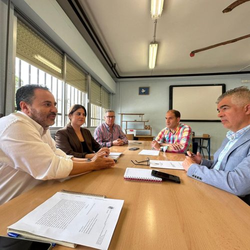 El Ayuntamiento y la comunidad educativa del CEIP Tucci estudian acciones para exigir mejoras