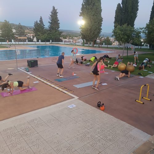 Jornada veraniega de entrenamiento funcional en la Piscina Bellavista