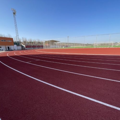 El Ayuntamiento pone a disposición de la ciudadanía la nueva Pista de Atletismo del Polideportivo Municipal